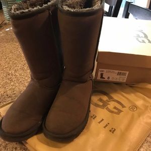 Like new UGG boots brown